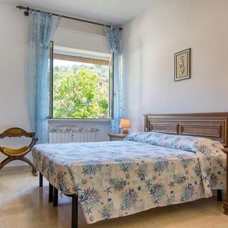 1 Bedroom Lovely In Lägenhet