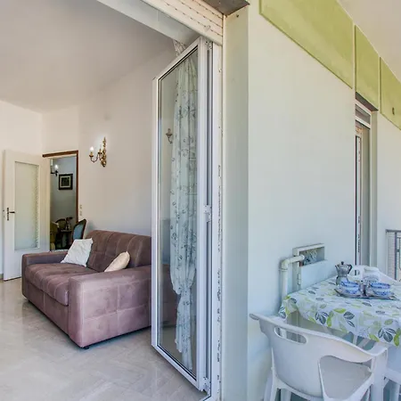 1 Bedroom Lovely In Rapallo