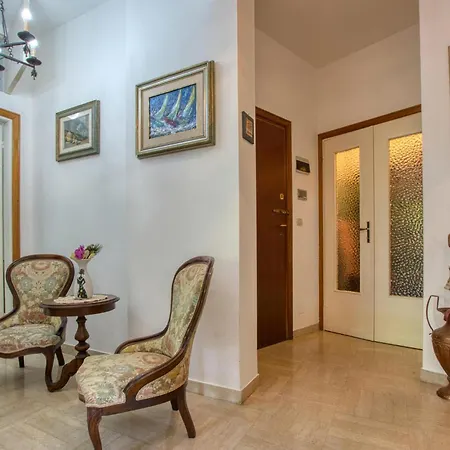 1 Bedroom Lovely In *