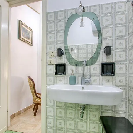 1 Bedroom Lovely In *
